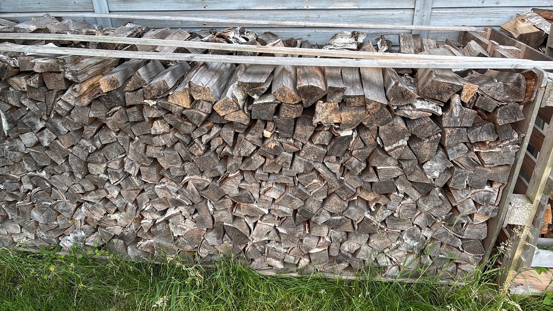 Gedroogd Berkenhout gestapeld 6,2 m3, 3 tot 6 m³, Ophalen, Berkenhout, Blokken