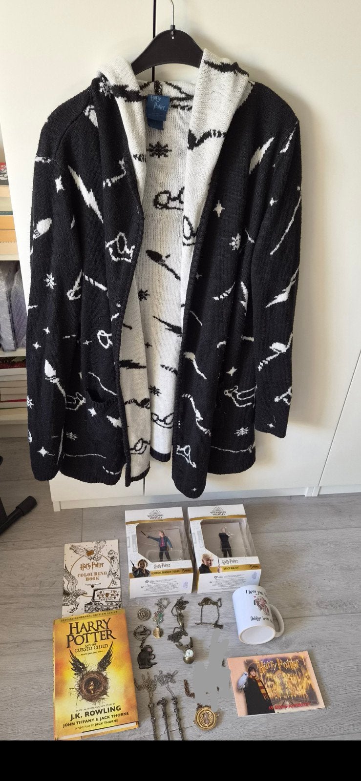 Harry Potter set, vest, boek, poppen, mok, sierraden, anzich, Ophalen of Verzenden, Nieuw