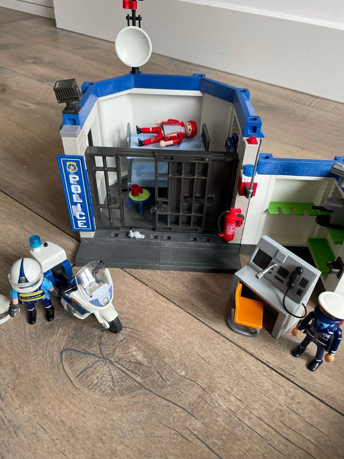 Playmobil Politiebureau met motor en accessoires, Ophalen of Verzenden, Gebruikt