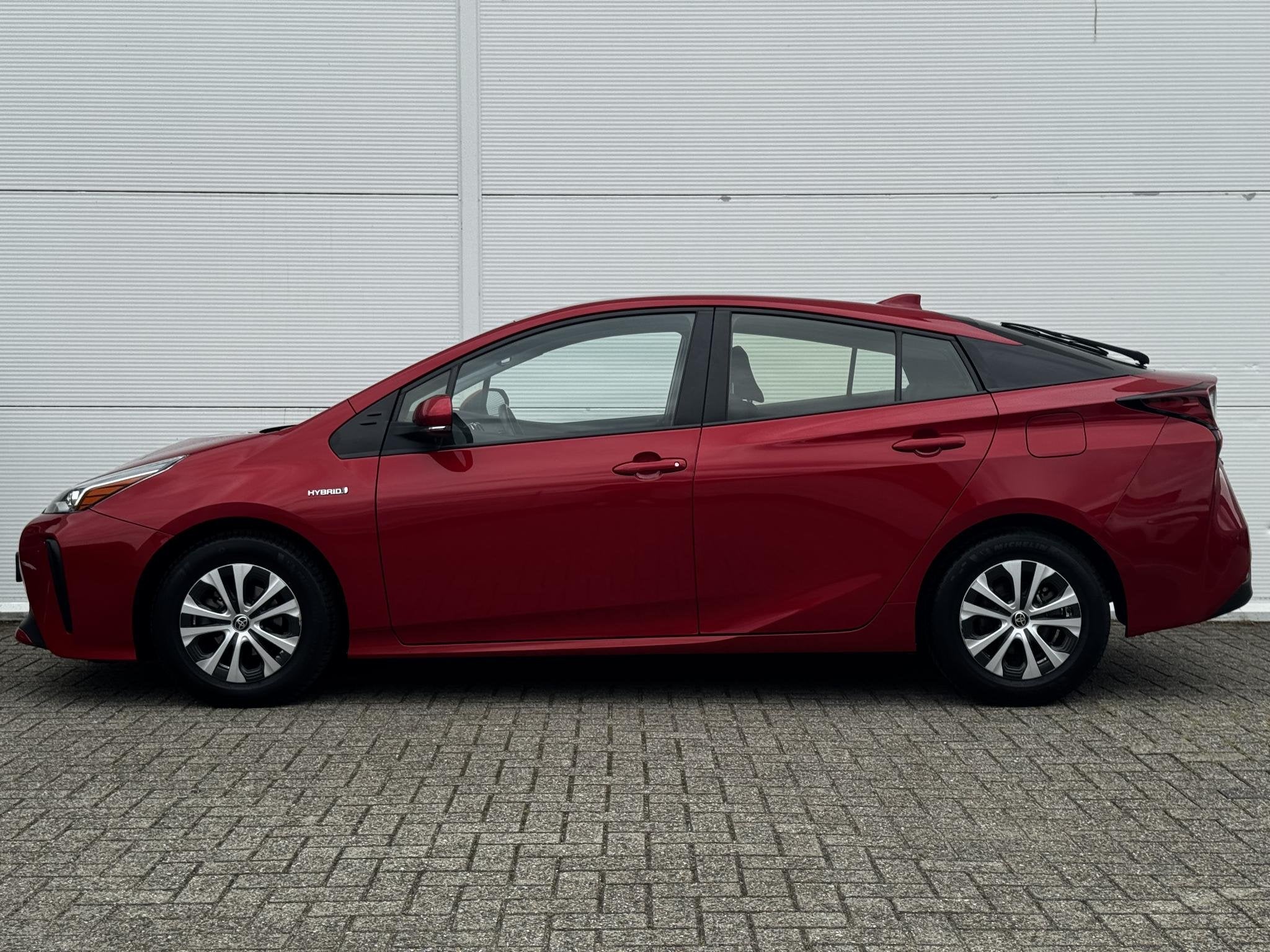 Toyota Prius 1.8 Dynamic / Dealer onderhouden / Fabrieks Gar, Auto's, Toyota, Stof, Euro 6, 122 pk, Origineel Nederlands