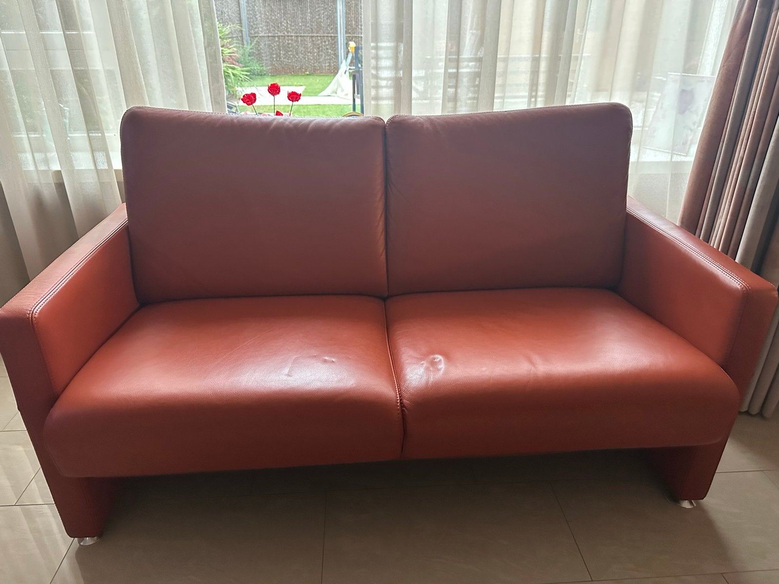 Comfortabele uitschijfbare 2-zitsbank in terra leer, Huis en Inrichting, Ophalen, Gebruikt, 150 tot 200 cm, Tweepersoons