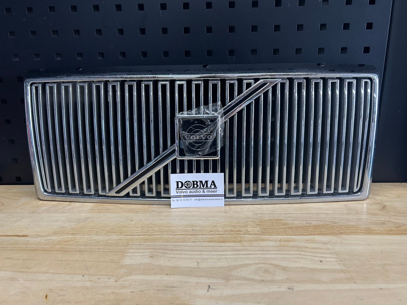 Grille Volvo 940 nieuw, maar toch niet helemaal, Voor, Nieuw, Ophalen of Verzenden, Volvo