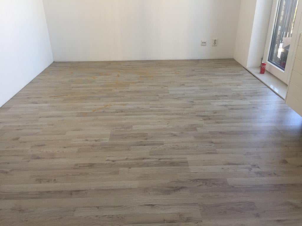 Laminaat Laval Kwantum 46m2 - Zo goed als nieuw, Grijs, Ophalen of Verzenden, Zo goed als nieuw, 25 tot 50 m²