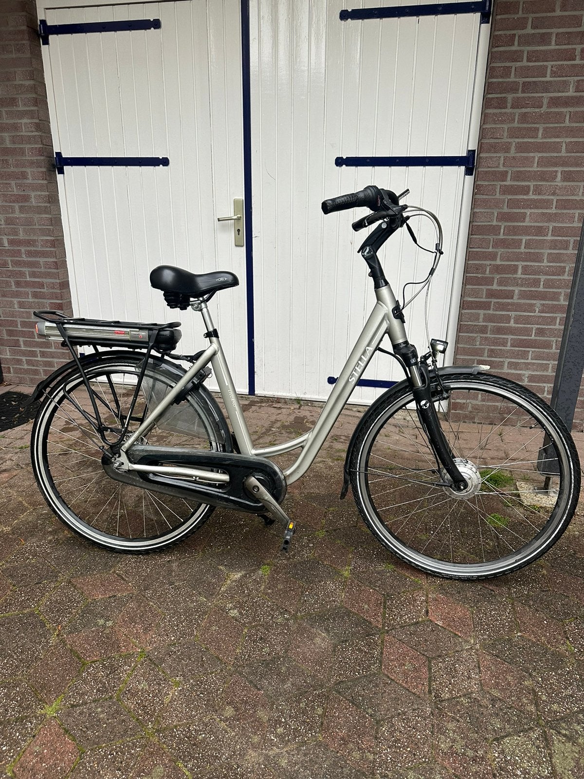 Stella Livorno elektrische fiets 2450 km, Fietsen en Brommers, 51 tot 55 cm, Ophalen, Zo goed als nieuw, Overige merken