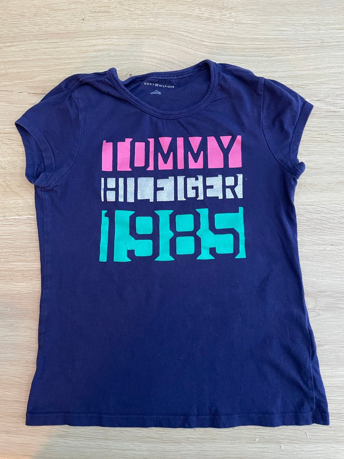 Tommy Hilfiger T-shirt maat 140, Kinderen en Baby's, Kinderkleding | Maat 140, Ophalen of Verzenden, Zo goed als nieuw, Meisje