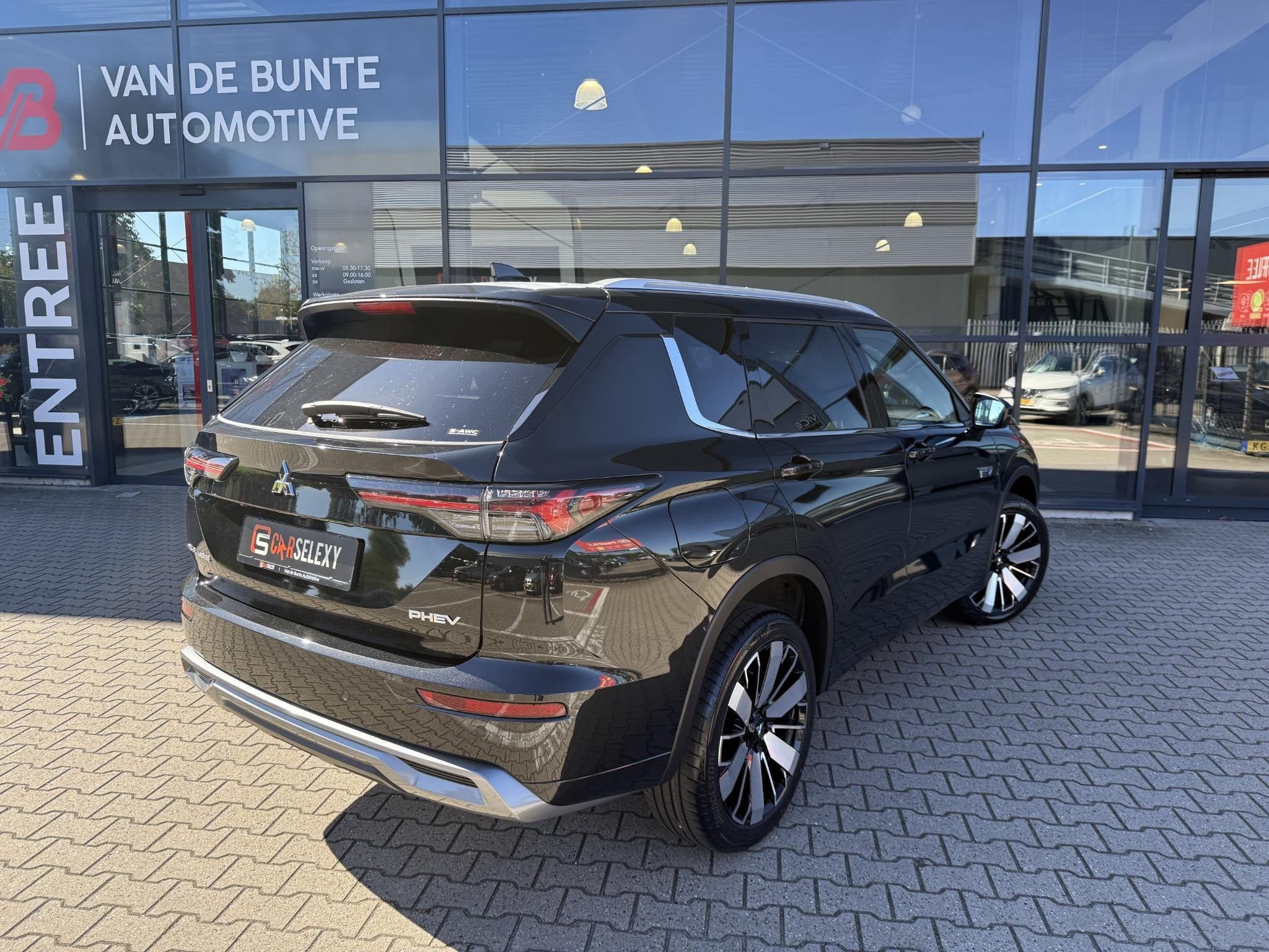 Mitsubishi Outlander 2.4 PHEV Instyle *Nieuwe Auto!*, Auto's, Automaat, Euro 6, 4 cilinders, Zwart