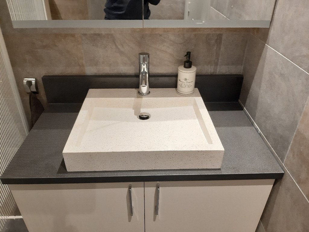 Moderne terrazzo wasbak, Ophalen, 50 tot 100 cm, Zo goed als nieuw, Minder dan 100 cm