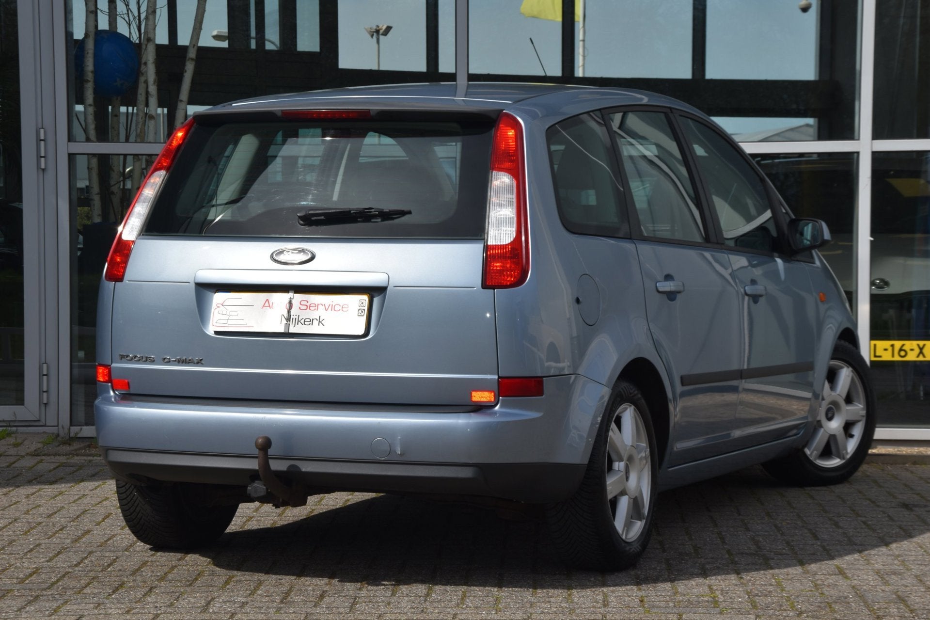 Ford Focus C-Max FUTURA | AIRCO | CRUISE CONTROL | TREKHAAK, Voorwielaandrijving, 1596 cc, Gebruikt, Zwart