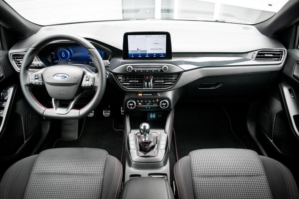 Ford Focus 1.0 EcoBoost Hybrid ST Line X |INCL. ONDERHOUD|CA, 125 pk, Gebruikt, Met garantie (alle), Zwart