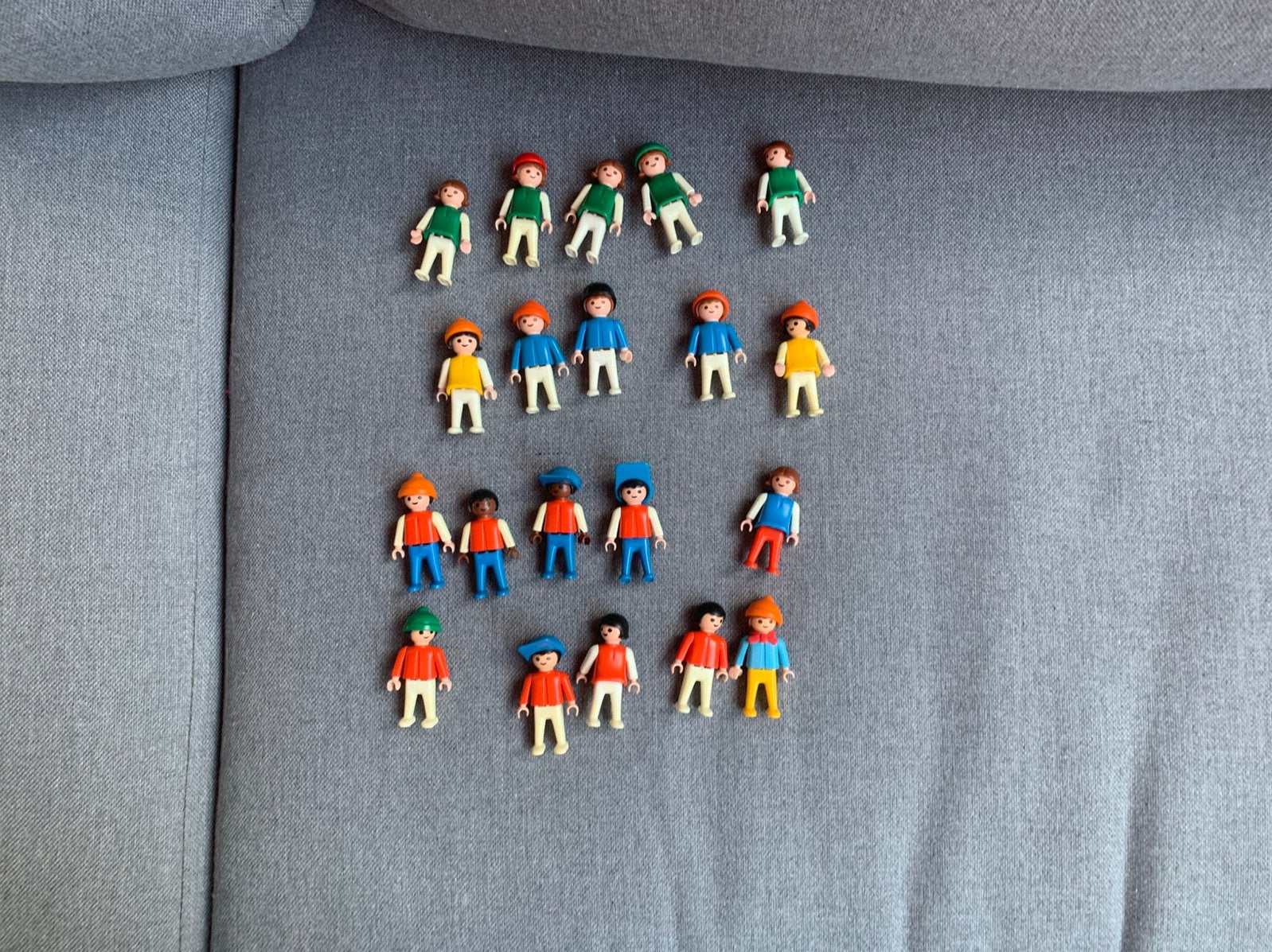 Playmobile poppetjes kinder formaat 1981, Ophalen of Verzenden, Zo goed als nieuw