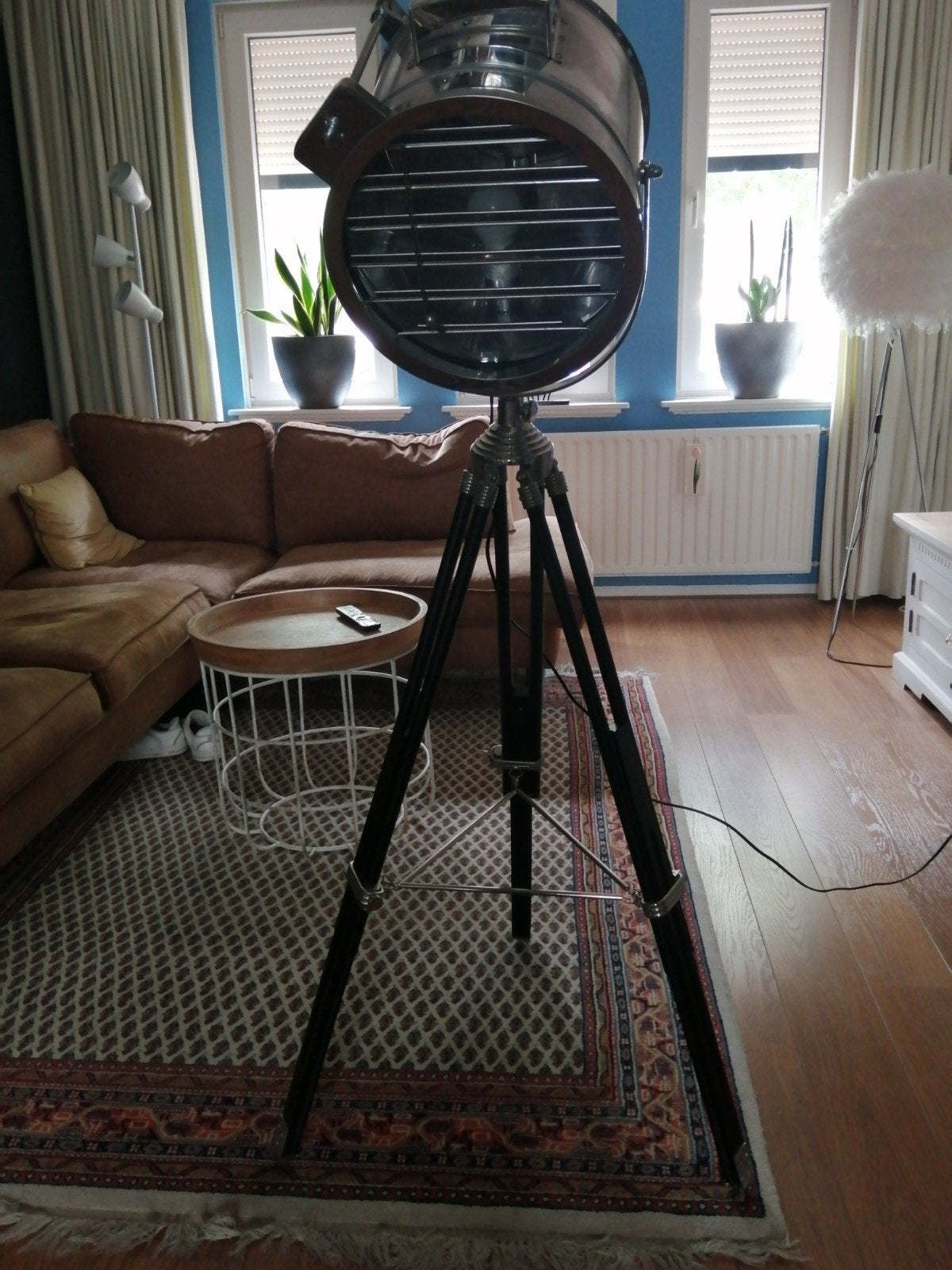 Decoratieve staande filmlamp, 150 cm hoog, Ophalen, Zo goed als nieuw, Hout, 150 tot 200 cm