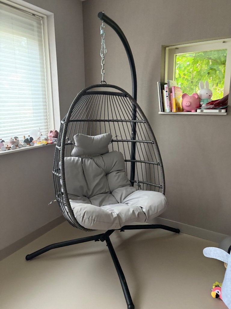 (bijna) nieuwe hangstoel (ei) met kussen, Tuin en Terras, Ophalen, Zo goed als nieuw, Rotan