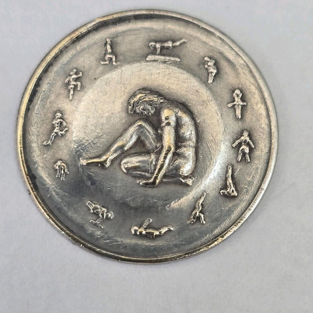 Medaille met gymnastiek Poses en Gouden Accent, Verzenden, Buitenland