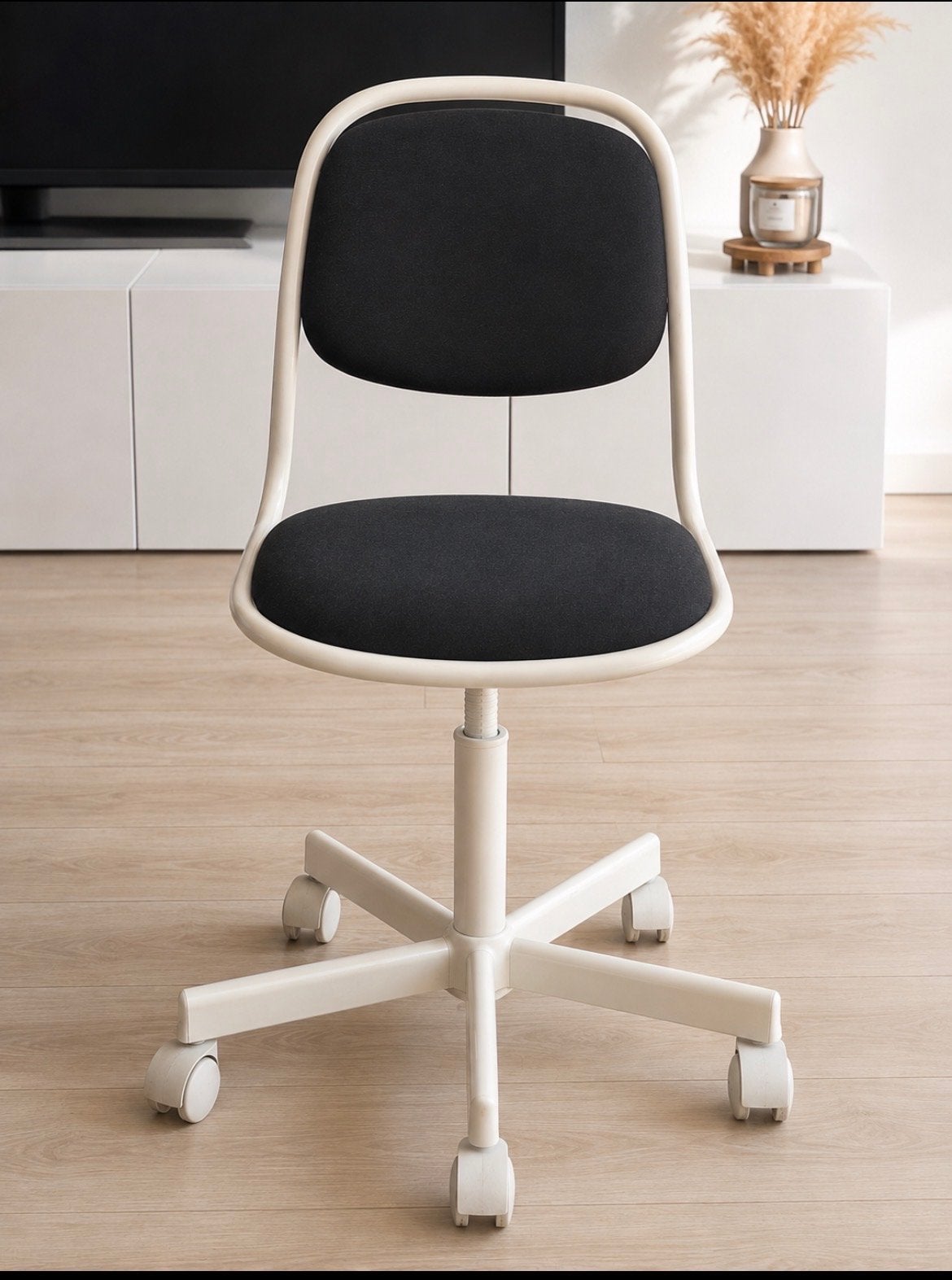 IKEA Kinder Bureau Stoel - Zo Goed als Nieuw, Huis en Inrichting, Bureaustoelen, Ophalen, Zo goed als nieuw, Zwart, Bureaustoel