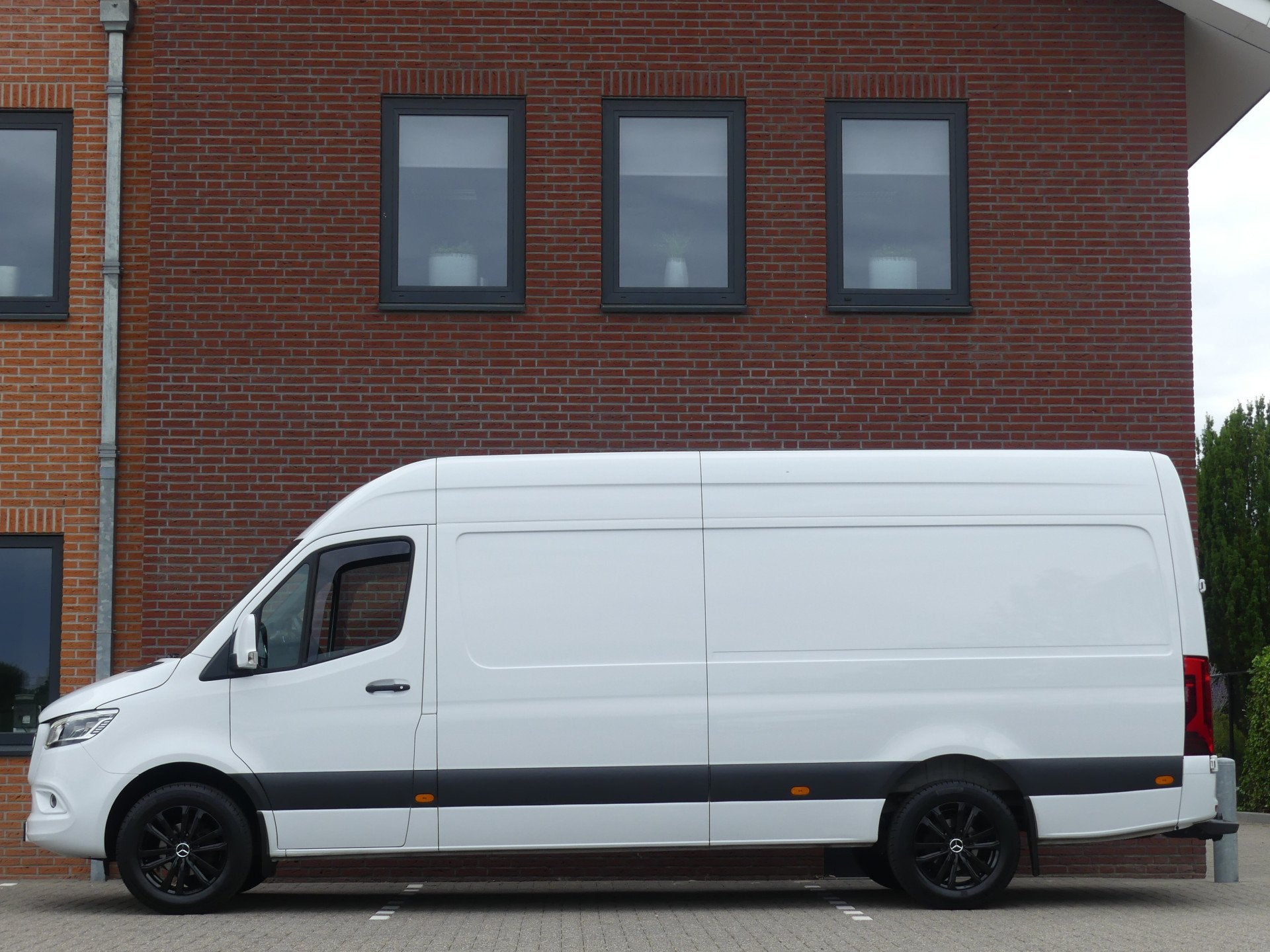 Mercedes-Benz Sprinter 317 CDI L3H2 Leer/LED/Camera/Trekhaak, Automaat, Start-stop-systeem, Achterwielaandrijving, Gebruikt