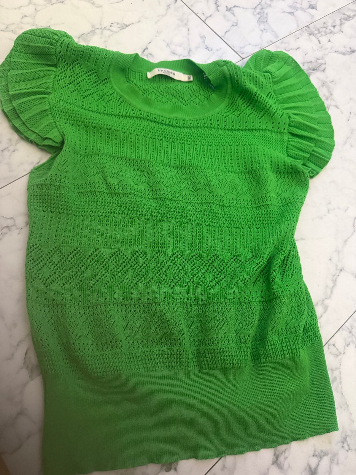 Groen gebreid dames topje met korte mouwen - By Clara, Maat 38/40 (M), Ophalen of Verzenden, Zo goed als nieuw, Korte mouw