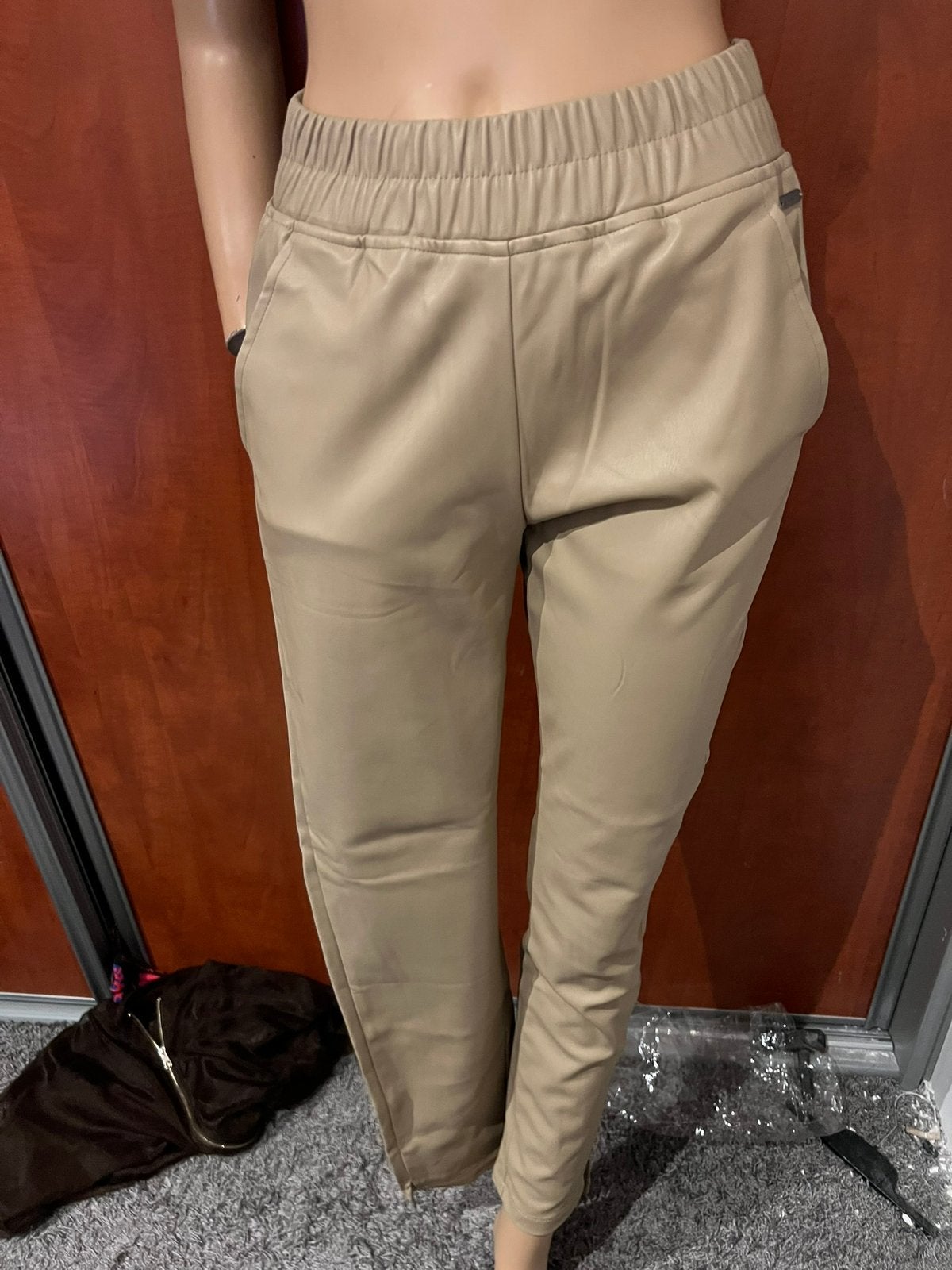 AMBIKA broek vegan leer maat M zgan, Kleding | Dames, Maat 38/40 (M), C, Beige, T