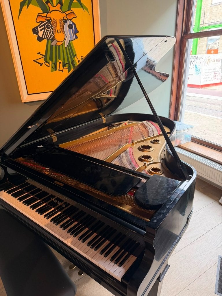 Vleugelpiano yamaha, Muziek en Instrumenten, Piano's, Ophalen, Gebruikt, Zwart, Hoogglans