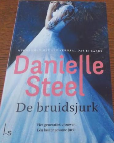 de bruidsjurk Danielle Steel 9789024595242, Ophalen of Verzenden, Gelezen