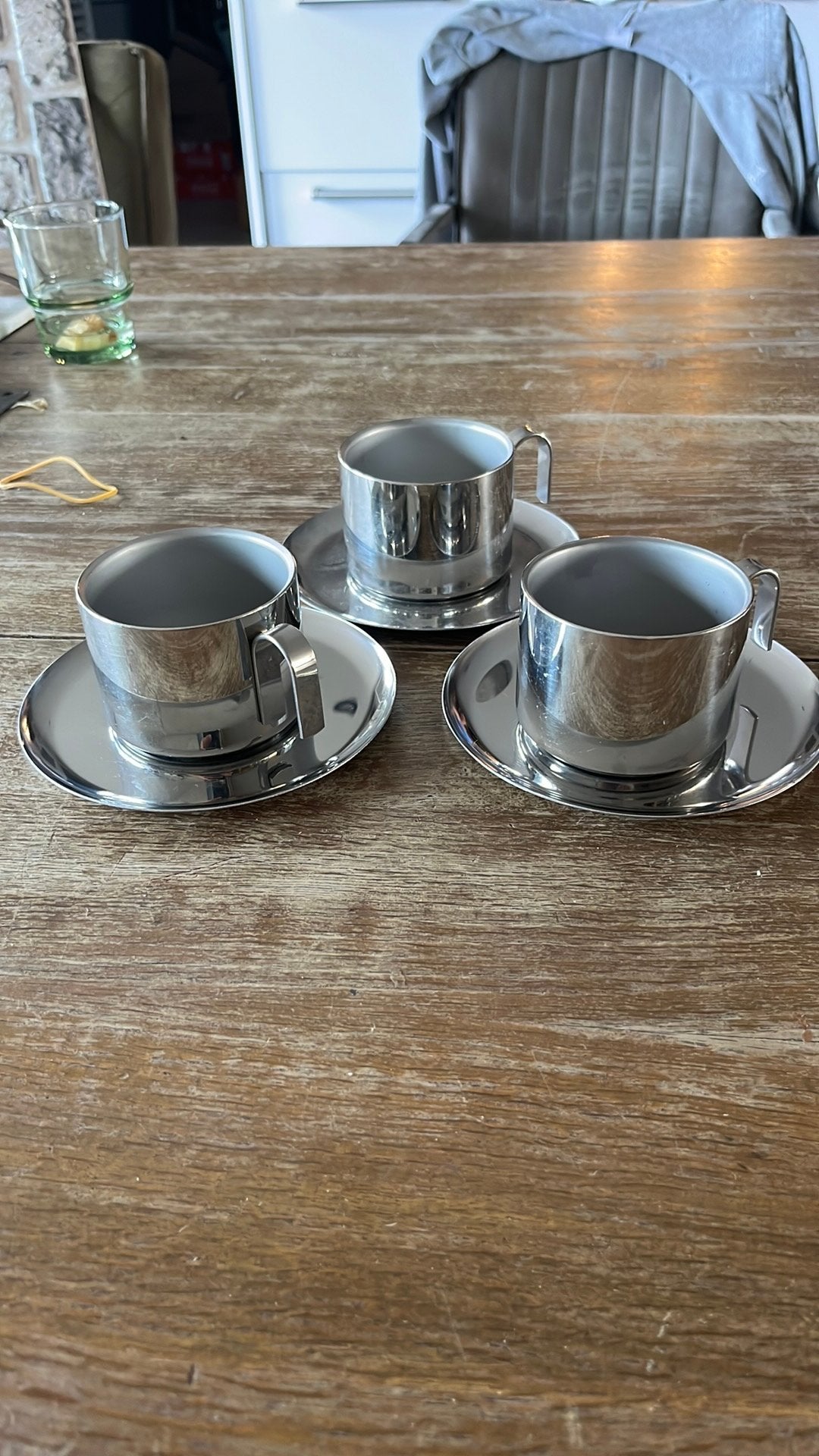 Drie dubbelwandige koffie kopjes van RVS “italwaber”