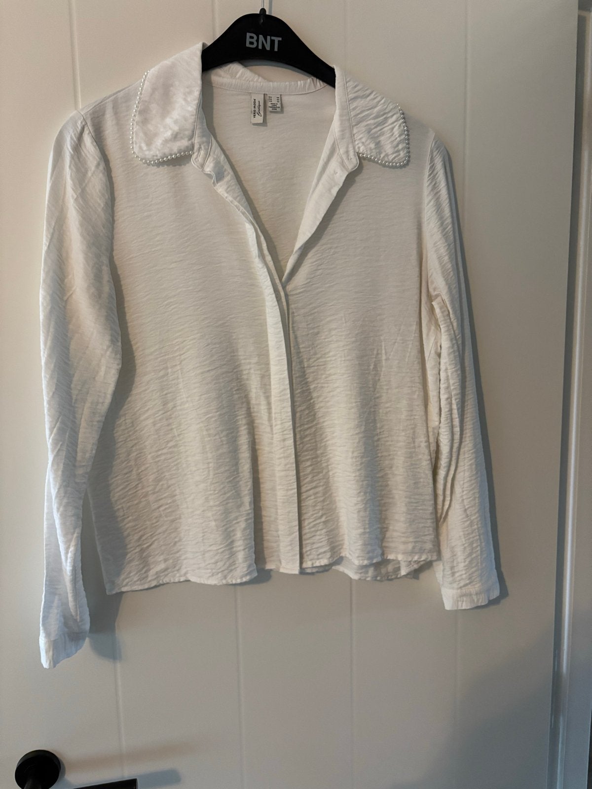 Witte blouse met parels van Vero Moda, maat M, Kleding | Dames, Ophalen of Verzenden, Zo goed als nieuw, Maat 38/40 (M), Wit
