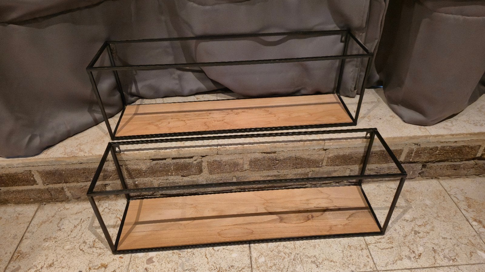 2x Wandplank met metalen frame en houten blad - 70x22x18cm, Ophalen, Gebruikt