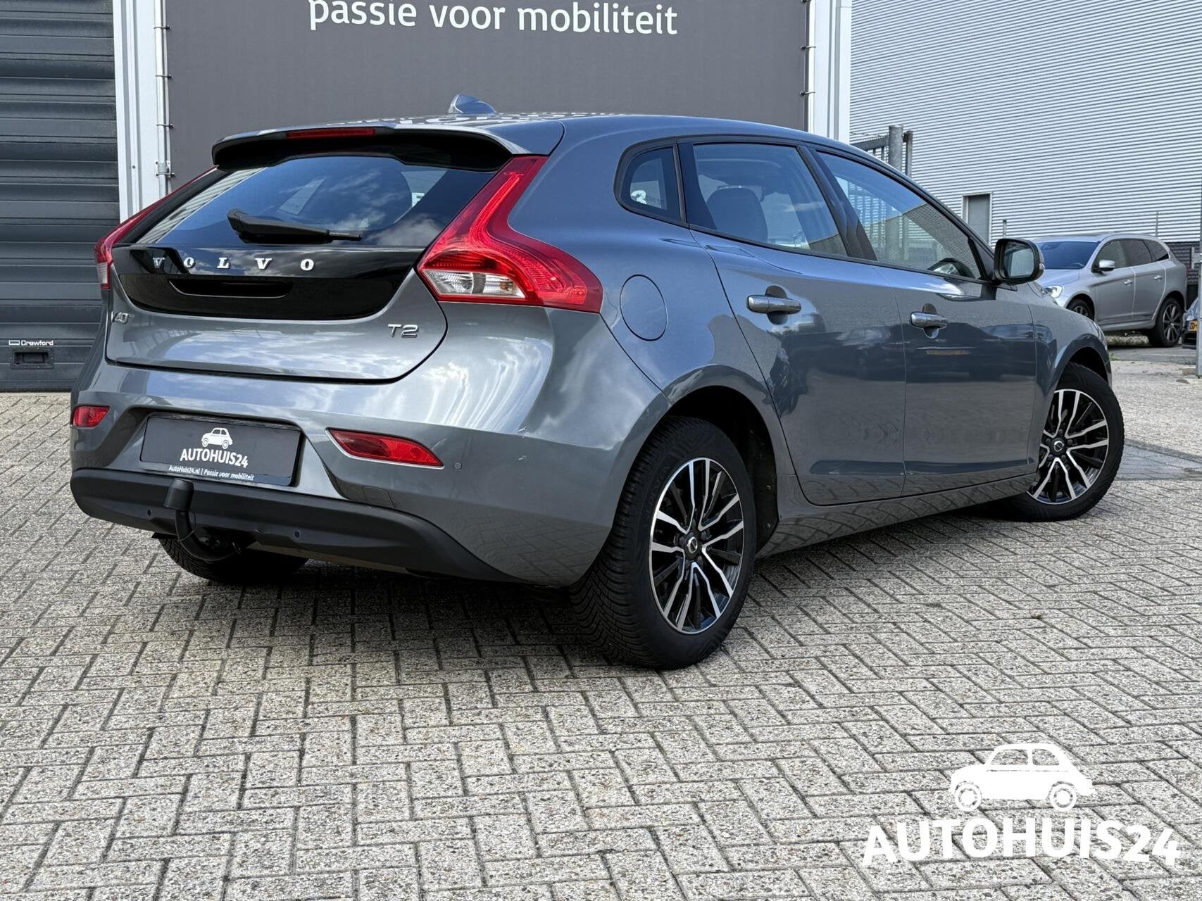 Volvo V40 2.0 T2 Nordic+, Auto's, Volvo, Voorwielaandrijving, Dealer onderhouden, Stof, Gebruikt