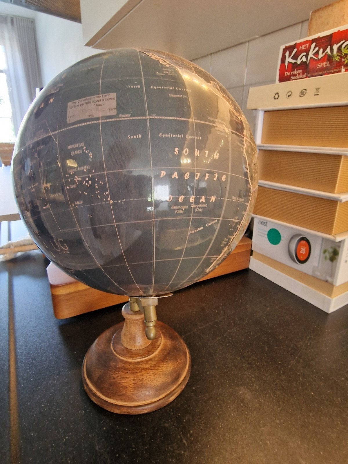 Decoratieve Wereldbol met Houten Voet, Huis en Inrichting, Hout, Zwart, Ophalen of Verzenden, Klassiek