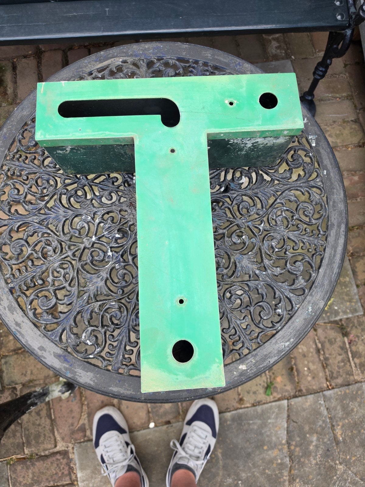 Unieke oude neonletter 'T' van zink - Industrieel design, Ophalen of Verzenden