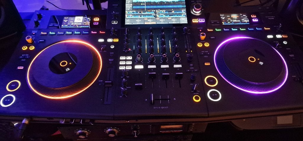 Pioneer DJ OPUS-QUAD + Decksaver in zeer nette staat, Muziek en Instrumenten, Dj-sets en Draaitafels, Ophalen, Zo goed als nieuw