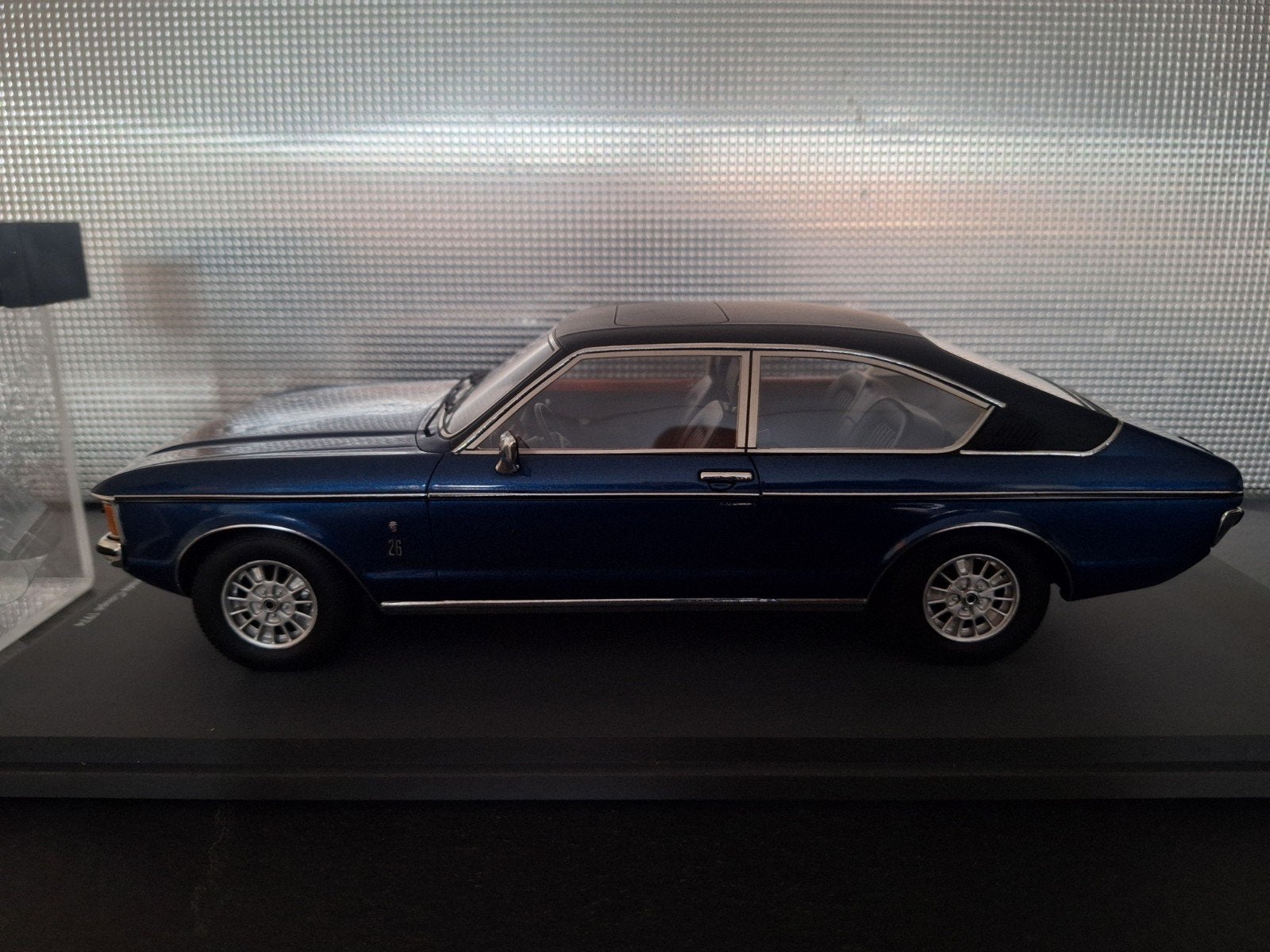 Ford Granada Coupe 1972 Resin model Schaal 1:18, Hobby en Vrije tijd, Modelauto's | 1:18, Overige merken, Nieuw, Ophalen of Verzenden