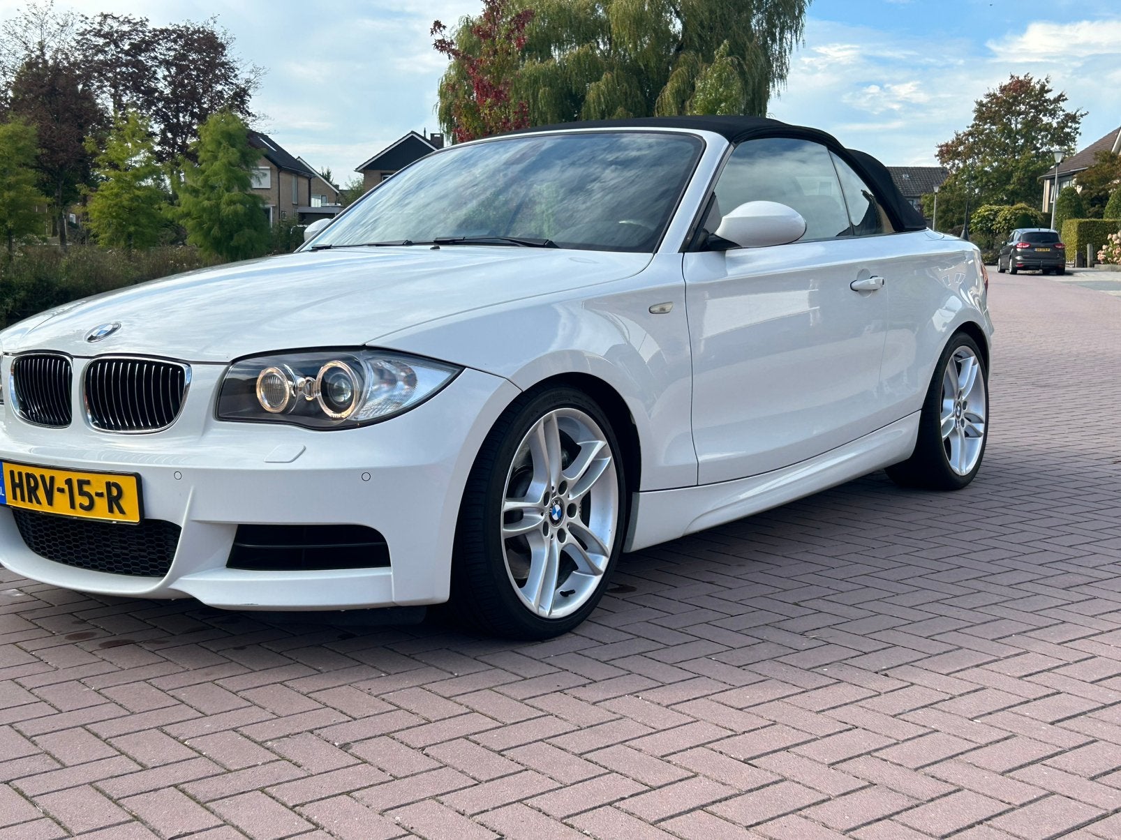 BMW 1-Serie 3.0 135I Cabrio AUT 2008 Wit, Auto's, Achterwielaandrijving, Cabriolet, 4 stoelen, Wit