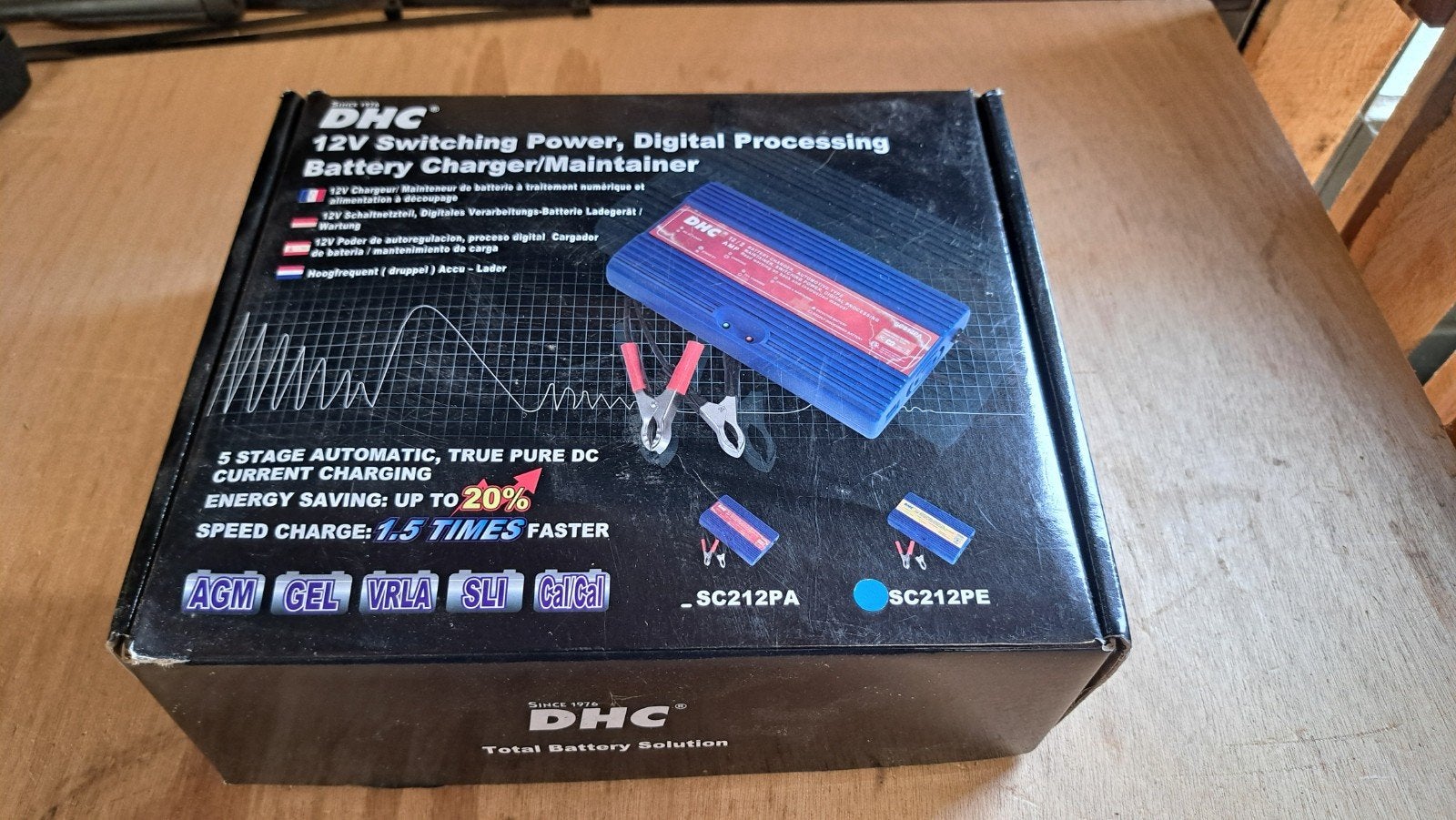 DHC 12v accu lader SC212PE, Ophalen of Verzenden, Zo goed als nieuw