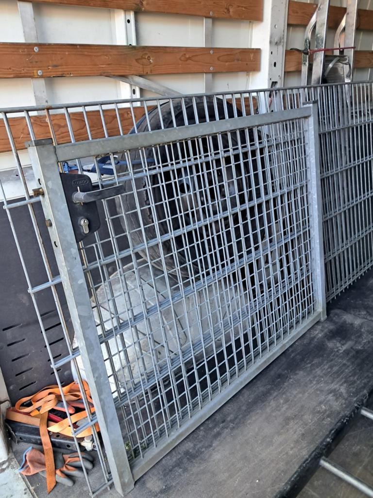 Dubbele dubbel staafmat poort, Ophalen, IJzer, Dubbelstaafmat hekwerk