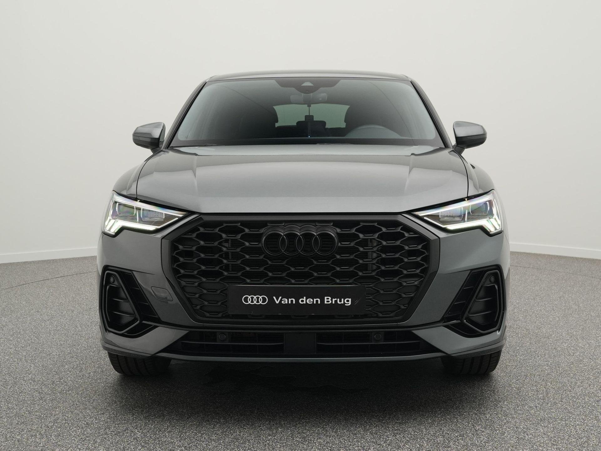 Audi Q3 Sportback 45 TFSI e S Edition | Apple Carplay/Androi, Auto's, Gebruikt, Leder en Stof, Hybride Elektrisch/Benzine, 13 kWh