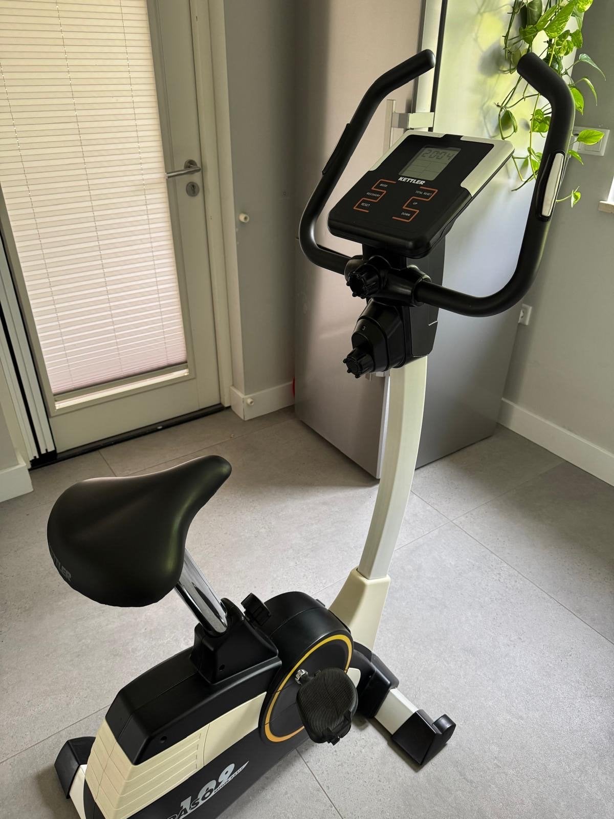 Kettler Paso 100 Hometrainer, Ophalen, Zo goed als nieuw, Metaal, Benen