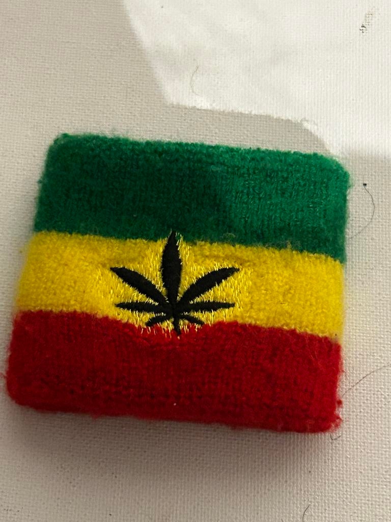 Rasta Zweetband met Cannabisblad - Reggae Stijl, Kleding | Dames, Overige Dameskleding, Ophalen of Verzenden, Gedragen