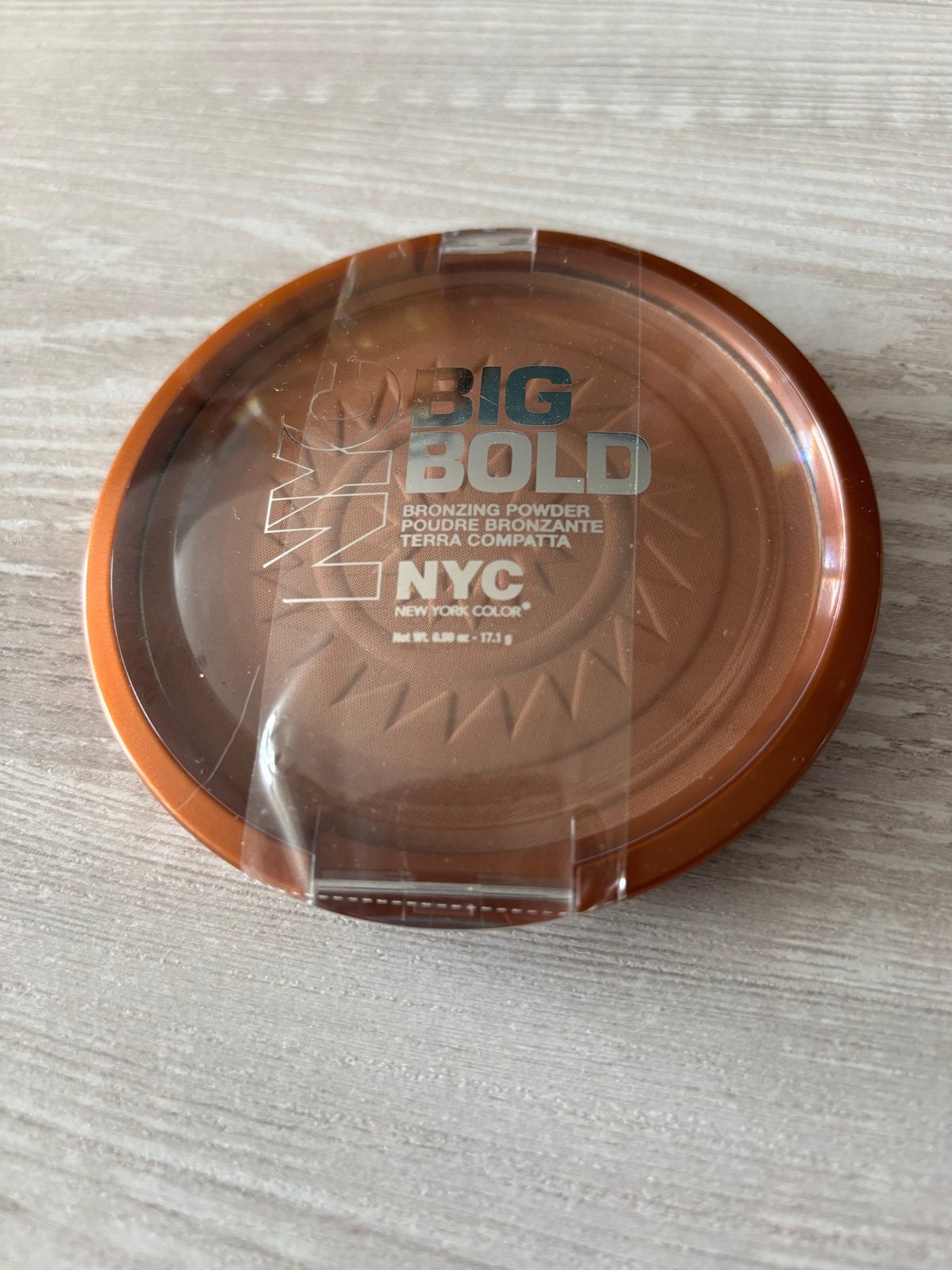 NYC Big Bold Bronzing Powder 601 Manha Tan, Bruin, Gehele gezicht, Nieuw, Ophalen of Verzenden