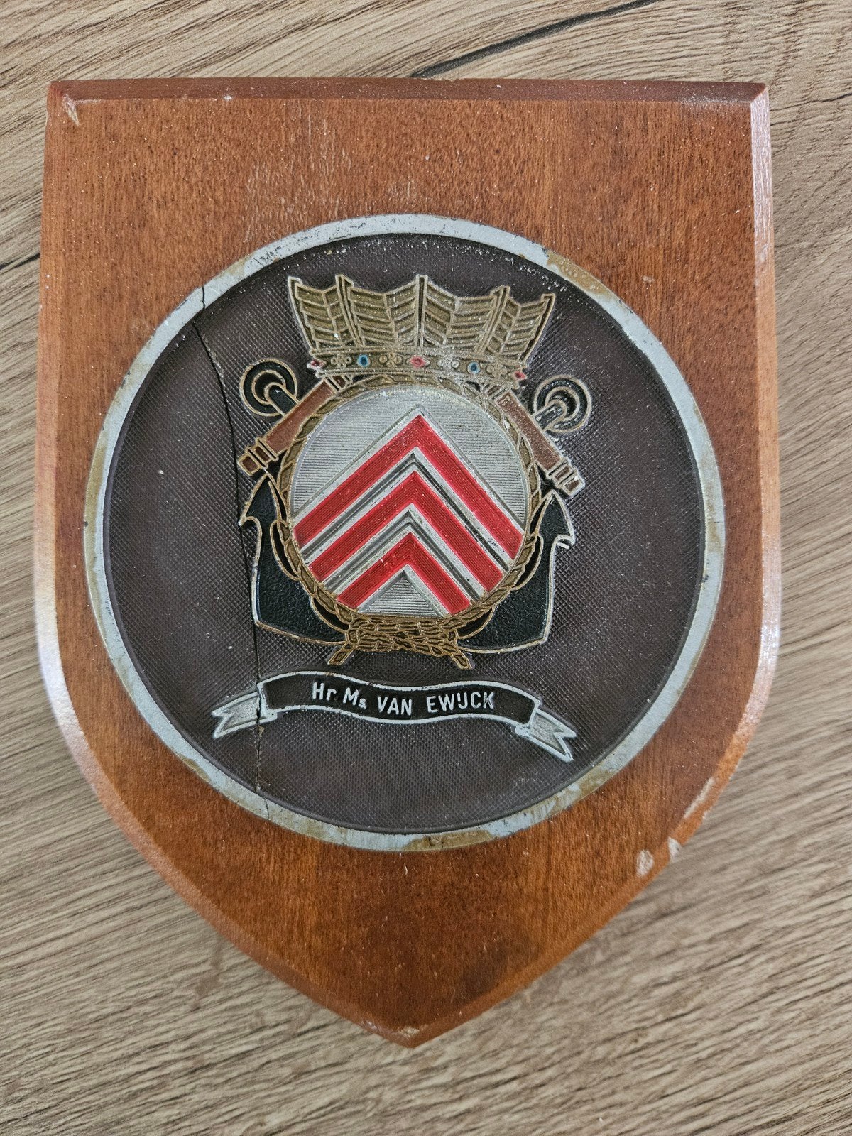 wapenschildje HrMs van Ewijck, Verzamelen, Ophalen of Verzenden, Marine, Nederland, Overige typen