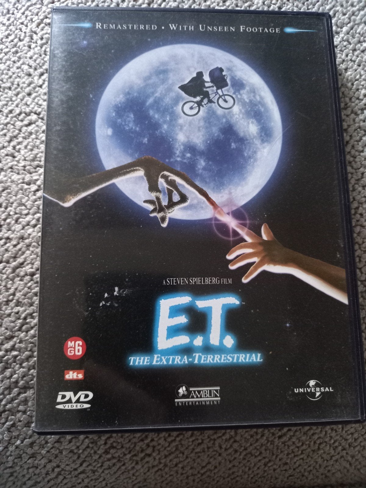 E.T., Engels, Nederlands, Ophalen of Verzenden, Zo goed als nieuw