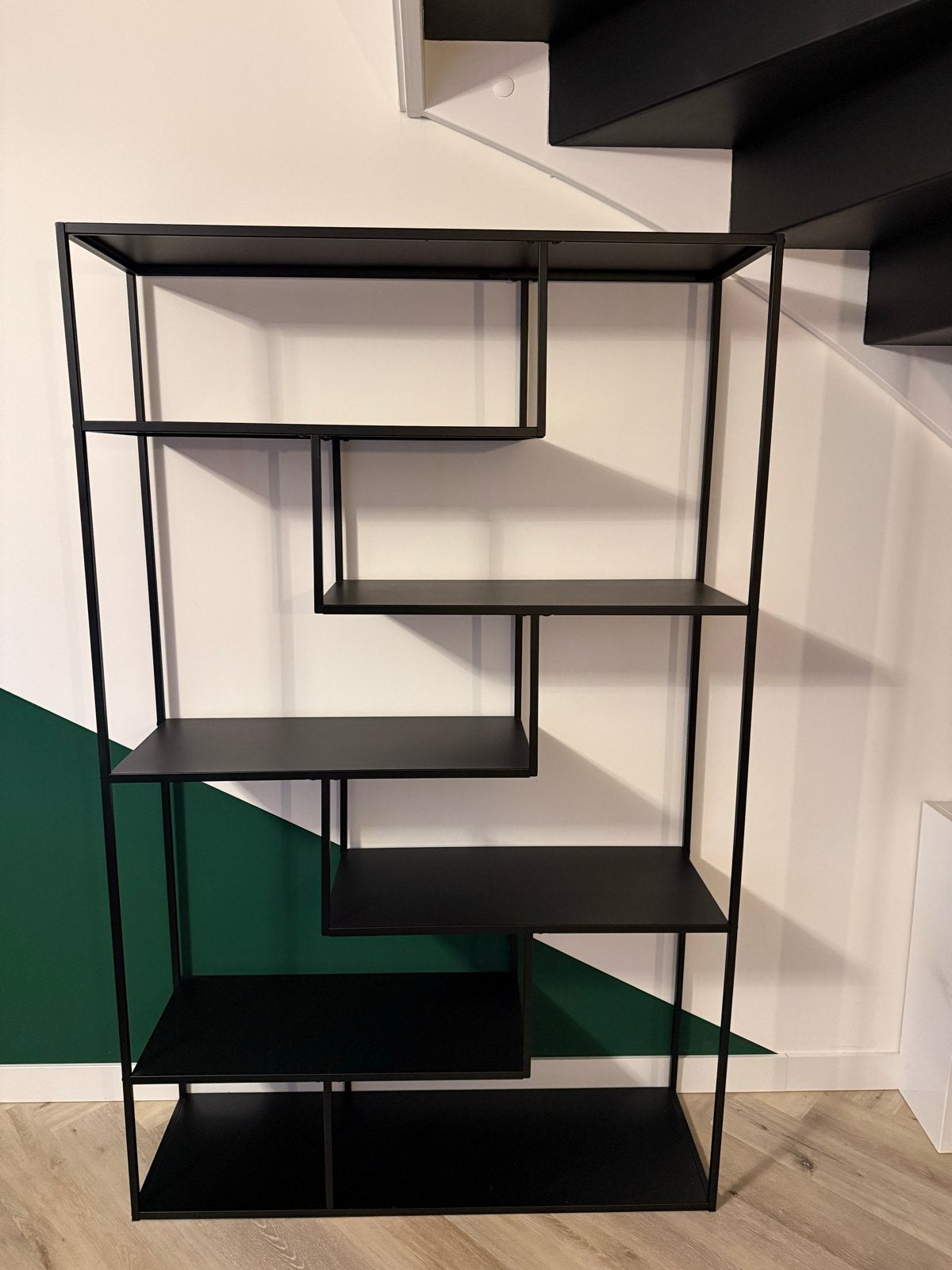 Zwart metalen open vakkenkast / boekenkast