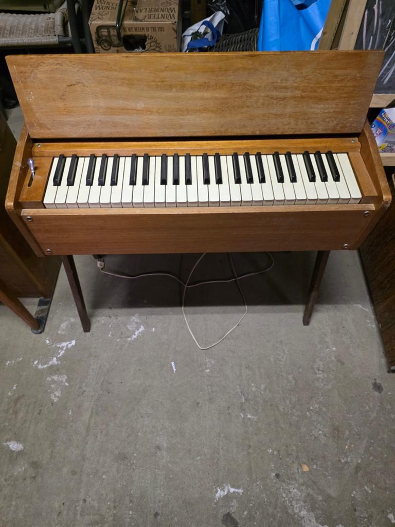 Oude piano's en bandrecorder in goede staat, Muziek en Instrumenten, Piano's, Ophalen of Verzenden, Gebruikt, Bruin, Piano