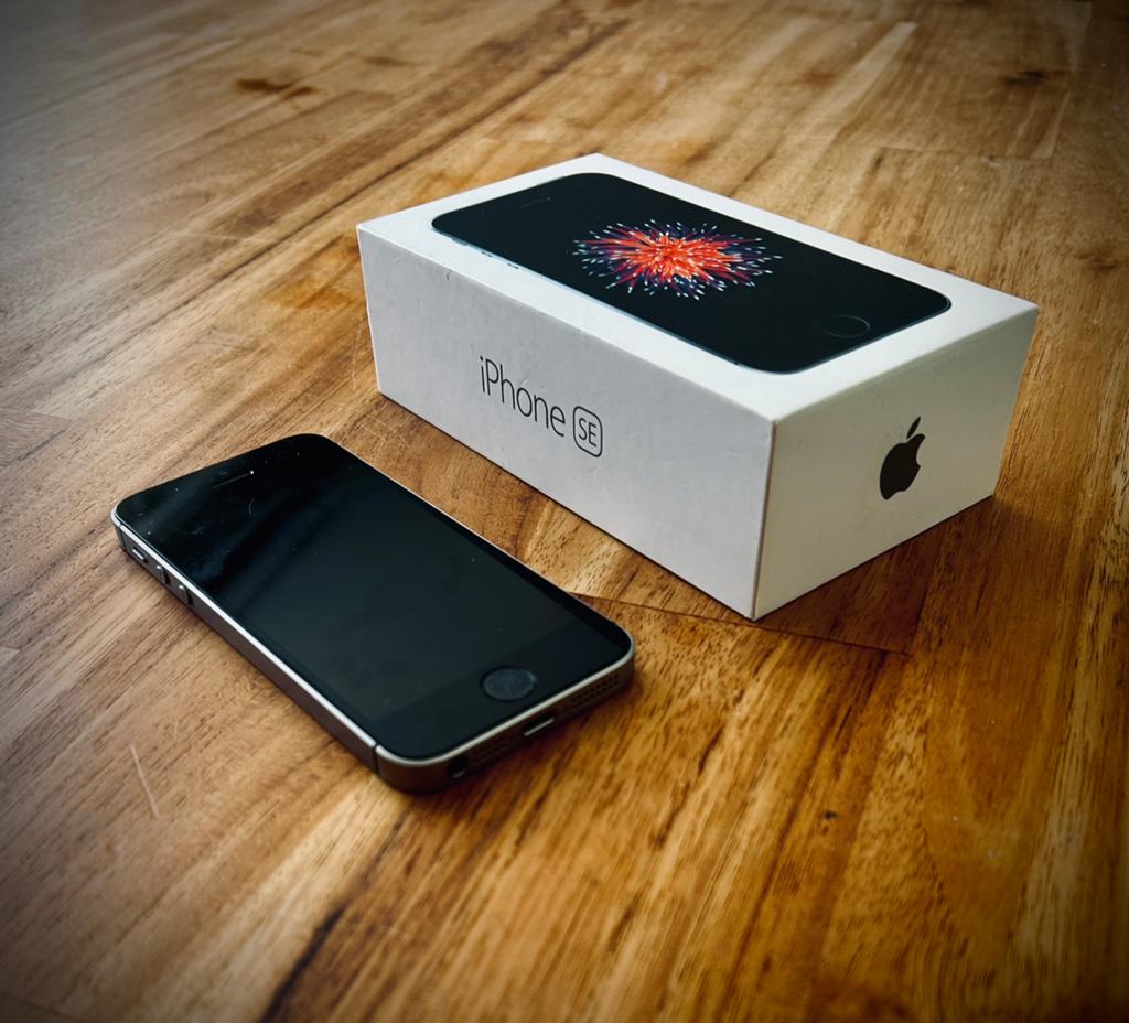 Apple iPhone SE (2016) 16GB Zilver - Zo goed als nieuw, Telecommunicatie, Mobiele telefoons | Apple iPhone, 16 GB, IPhone SE (2016)
