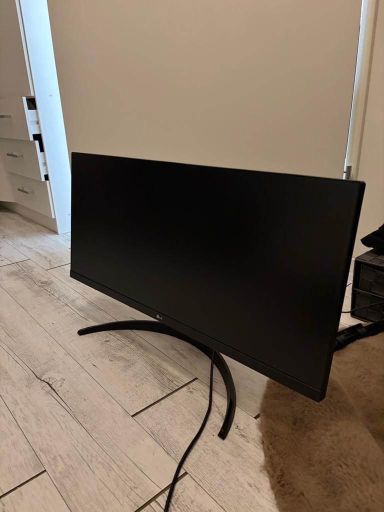 LG 29” Ultrawide + Dell UltraSharp + Soundbar | Dual Setup, HDMI, IPS, Full HD, Zo goed als nieuw