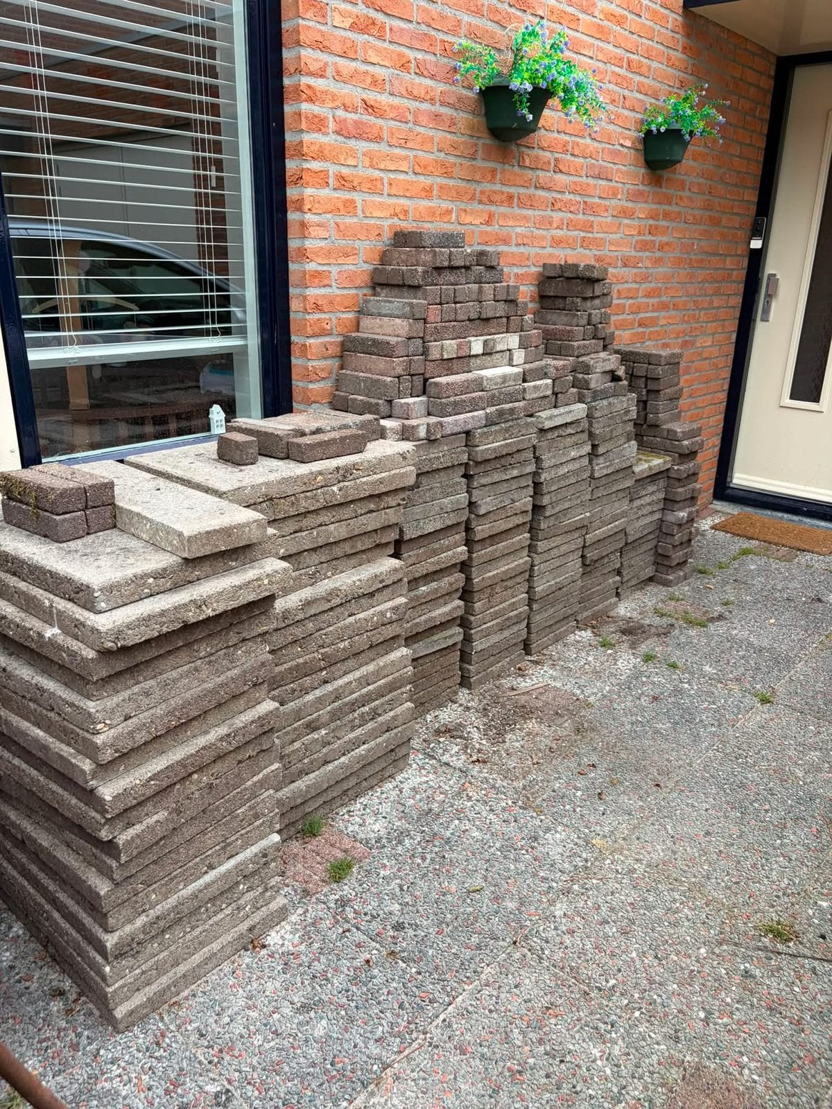 Tegels / klinkers gratis afhalen, Ophalen, Zo goed als nieuw, Beton, Klinkers