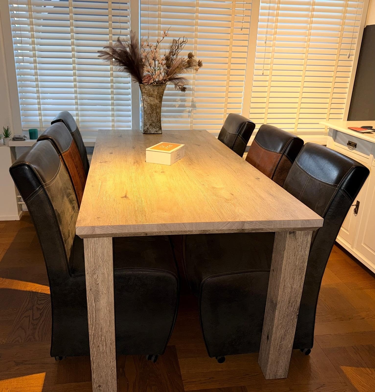 eetkamerstoelen, Ophalen, Zo goed als nieuw