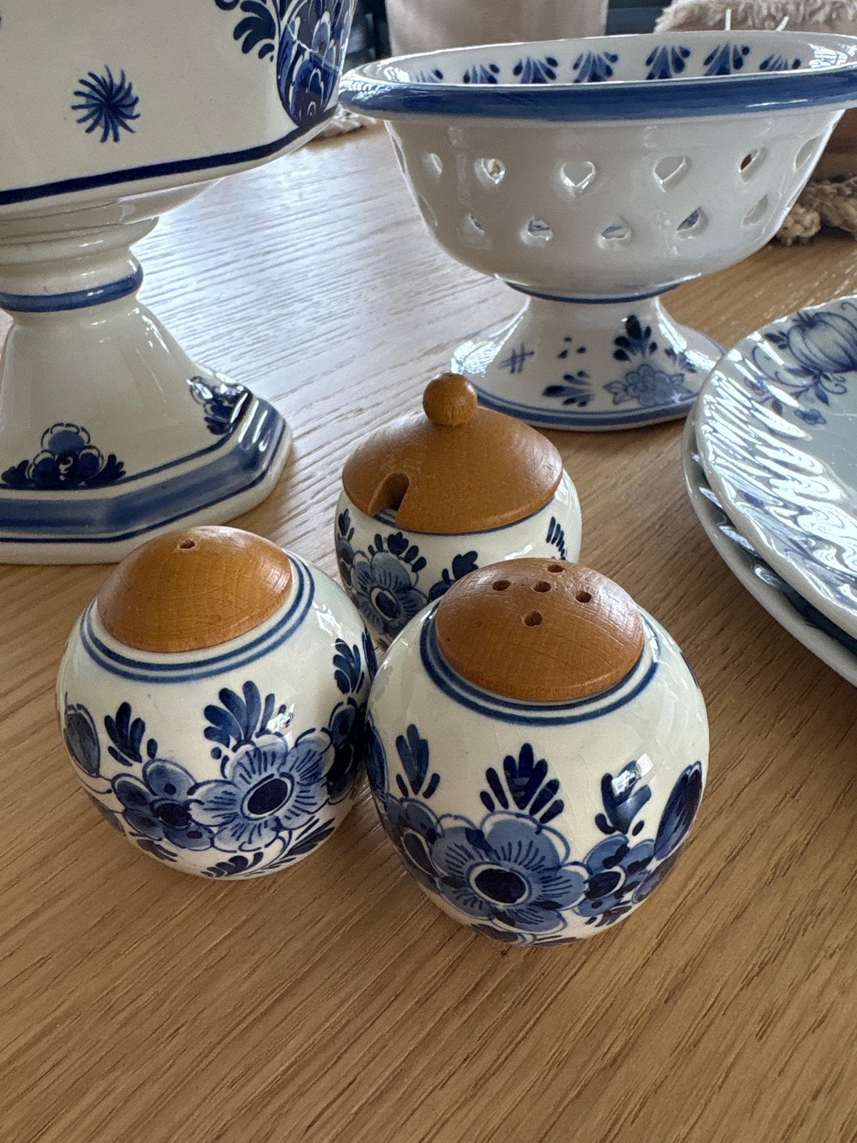 Delfts Blauw peper- en zoutstel en mosterpotje, Antiek en Kunst, Ophalen of Verzenden