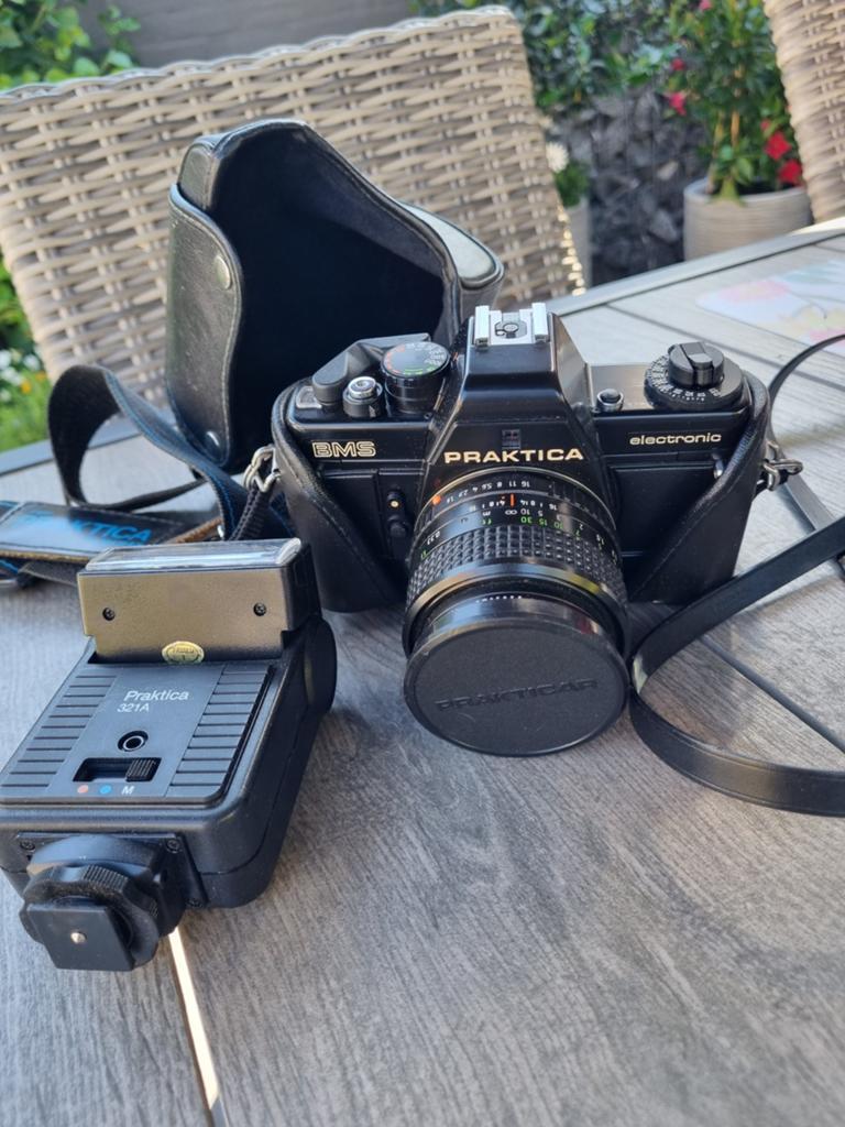 Practica kamera Electronic met lens en hoes en practica lamp, Ophalen of Verzenden, Zo goed als nieuw, Spiegelreflex, Overige Merken