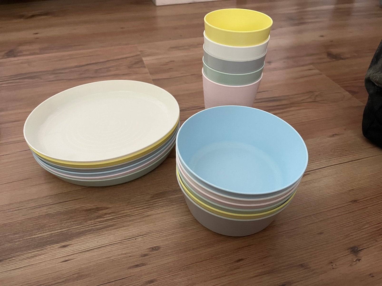 Plastic bordjes, bakjes en bekertjes, Ophalen of Verzenden
