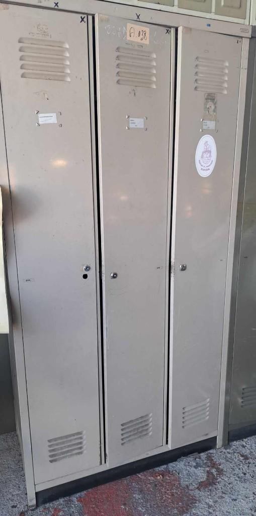 Vintage 3 deurs locker kast mancave decoratie kasten, Ophalen, Vintage, Gebruikt, Meerkleurig